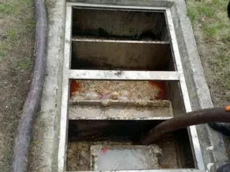 新巴尔虎左隔油池清理